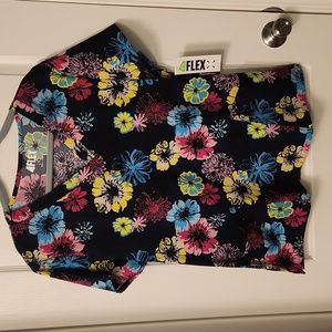 NWT Scrub Top, Ladies XL, Greentown 4FLEX.